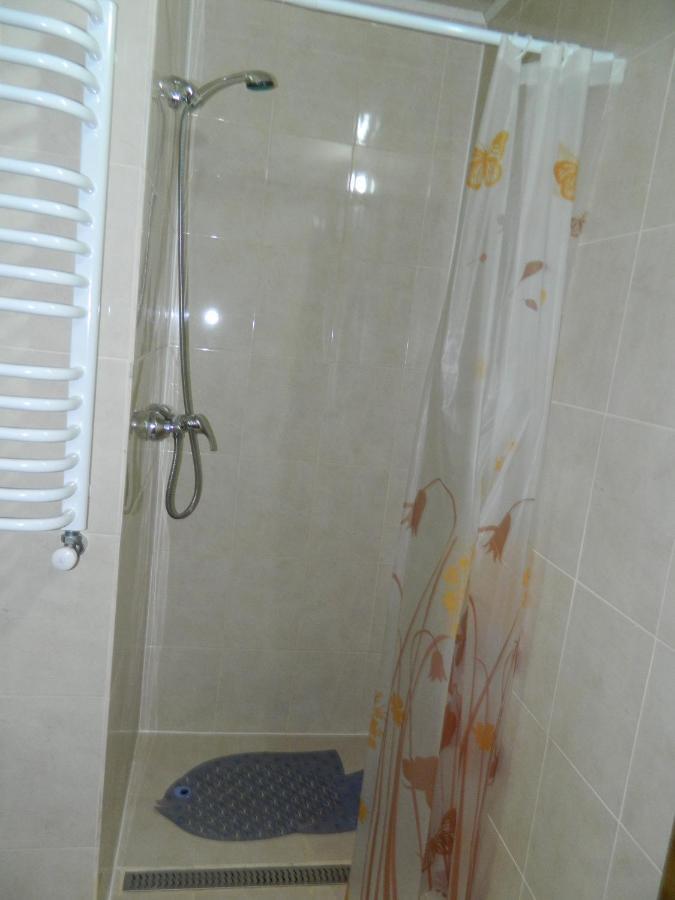 У Павла Hotel ยาบลูนิตซา ภายนอก รูปภาพ